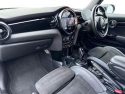 MINI Hatch Photo 2