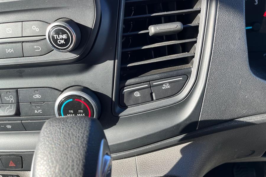 Ford TRANSIT Photo autoimg-e44991504864d28450611cb97fb5aee2410dbbf3.jpg