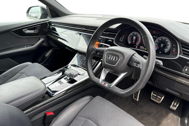 AUDI Q8 Photo 6