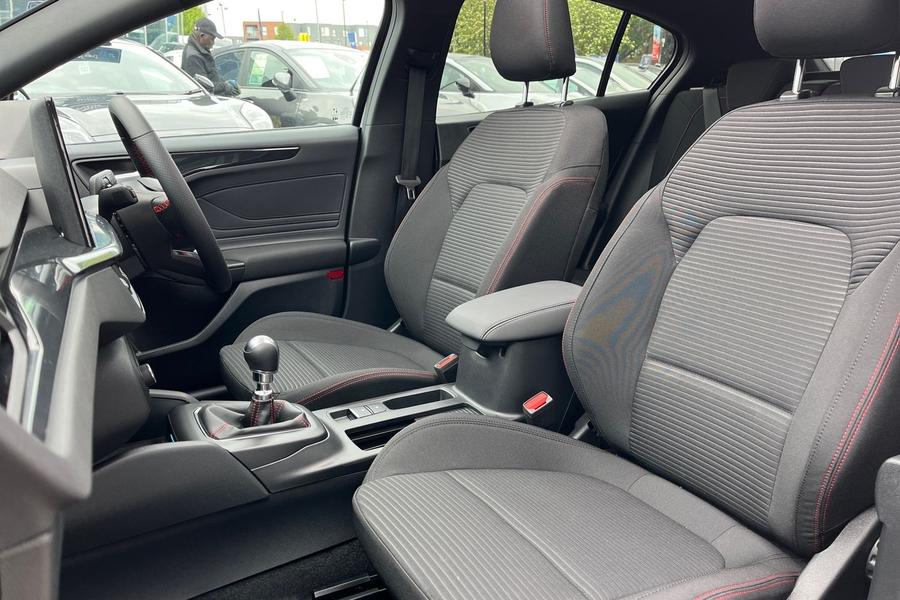 Ford Focus Photo autoimg-e44ebfc04826a3f99ef5b514b527eb9160da7056.jpg