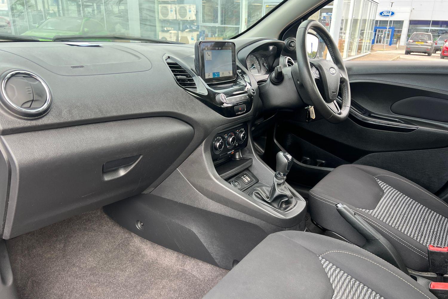 Ford KA+ Photo 17