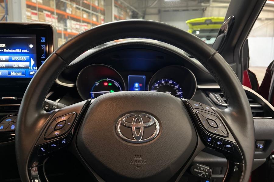Toyota C-HR Photo autoimg-e456903fa901317aa47d32b2d72466153dfdf2ba.jpg