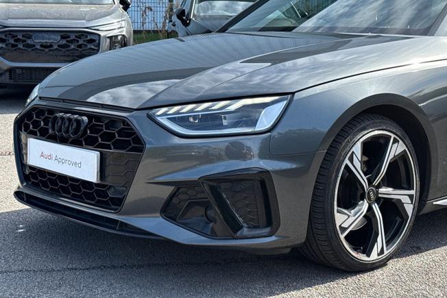 Audi A4 Avant Photo 22