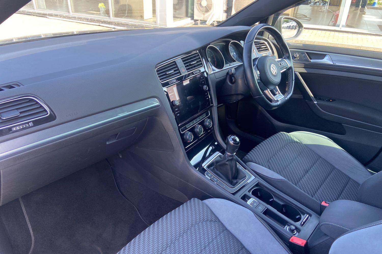 Volkswagen GOLF Photo 17