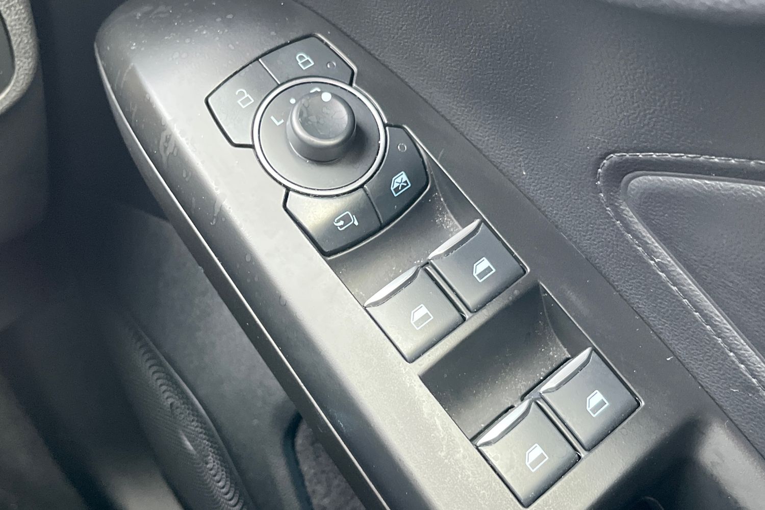 Ford FOCUS Photo 15