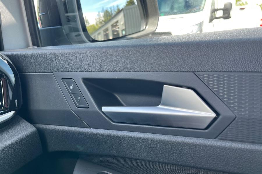Ford TRANSIT CONNECT Photo autoimg-e466103eadde3a04d1fa094c276422a1e77e77f3.jpg