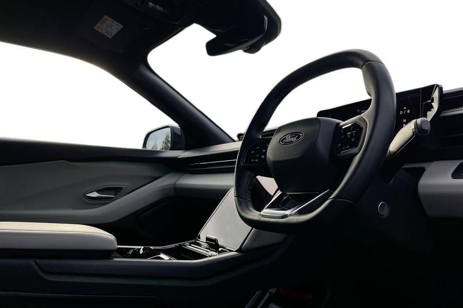Ford Explorer Photo autoimg-e4681f4a78cb6fe6013c115af7a8538039de6f44.jpg