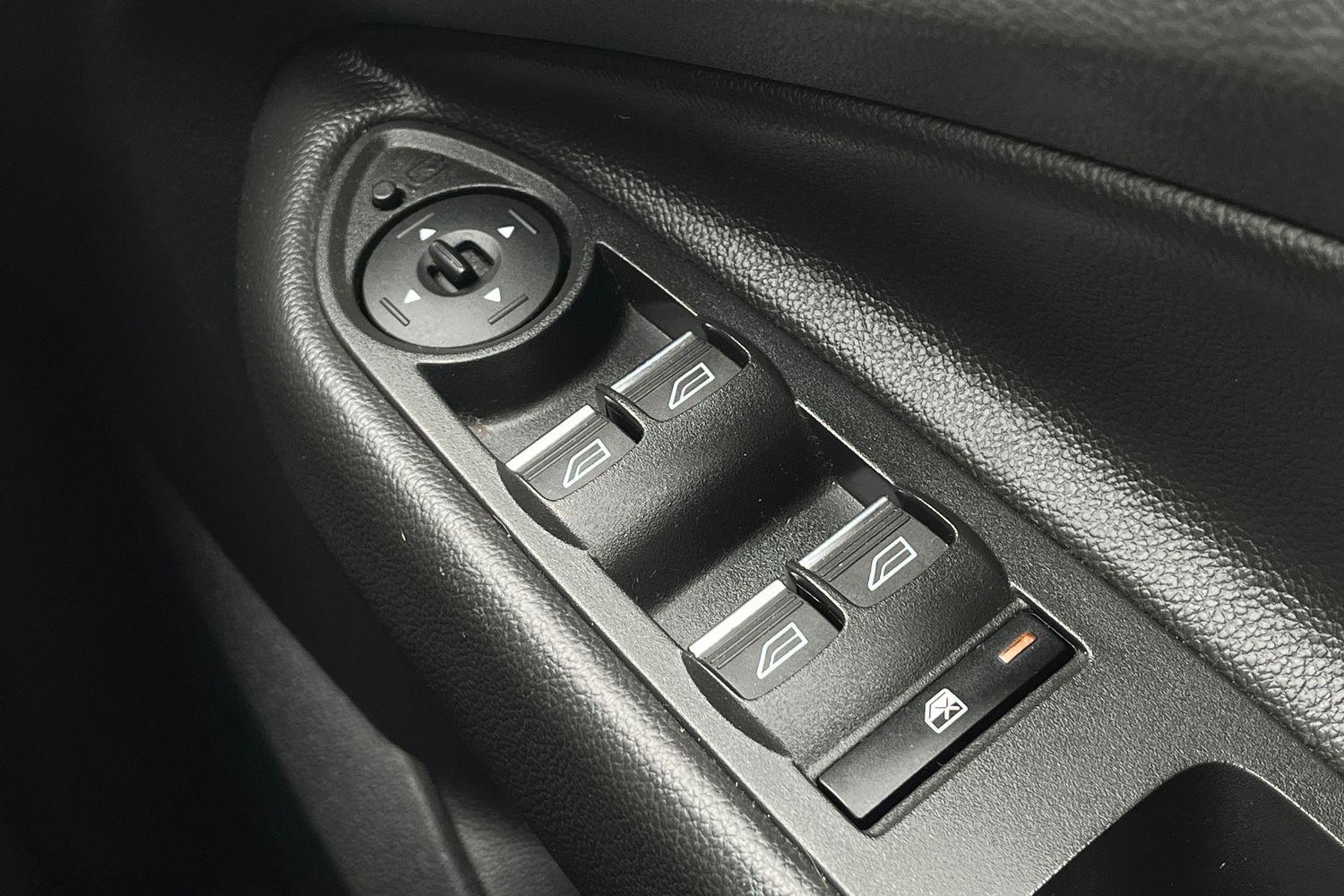 Ford KUGA Photo 15