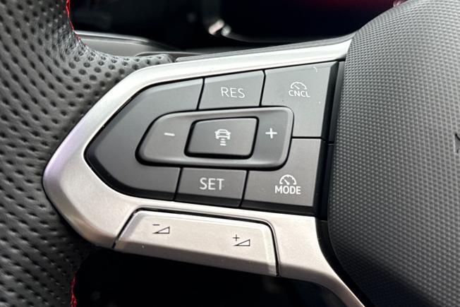 VOLKSWAGEN Golf Photo 16