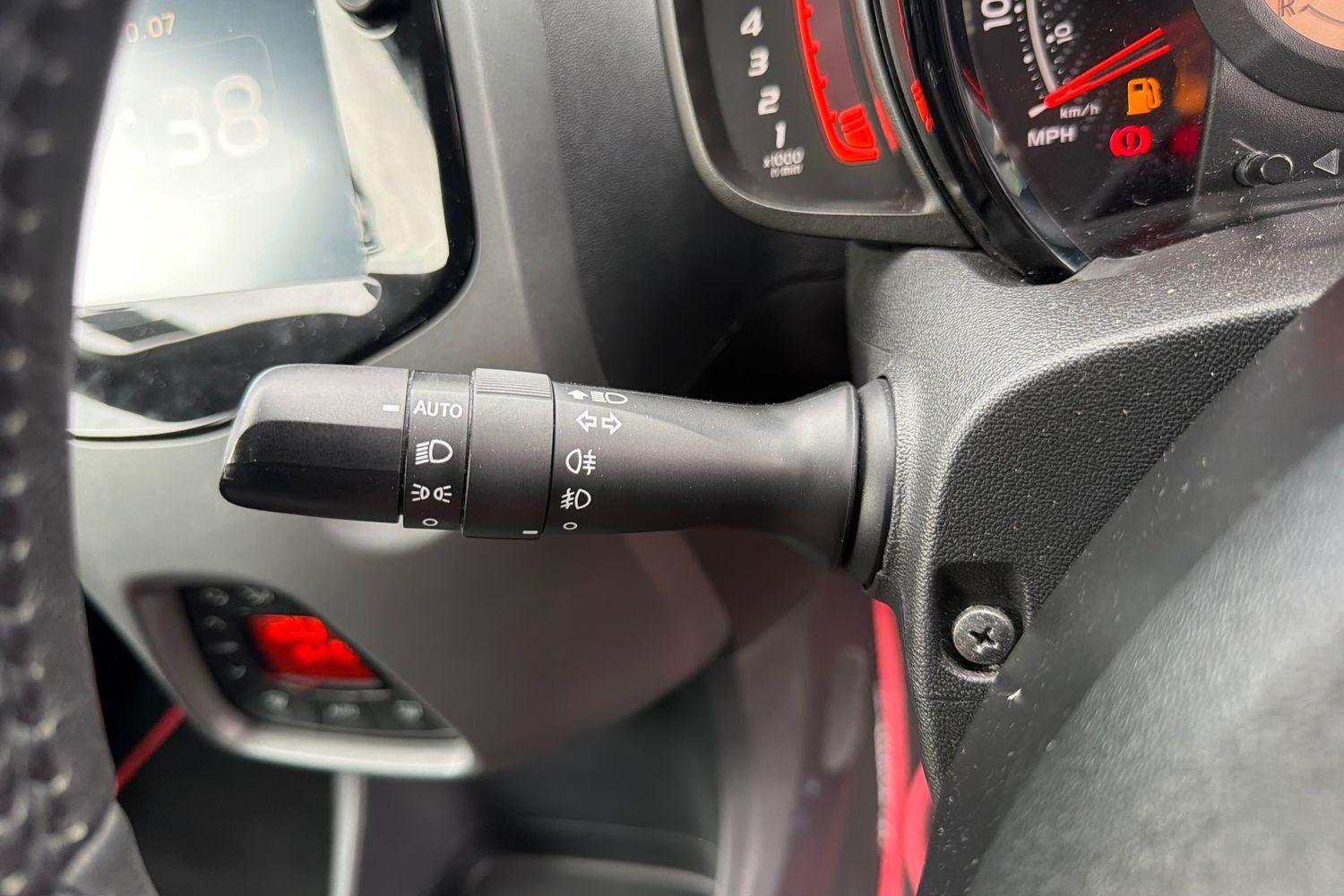Toyota AYGO Photo 13