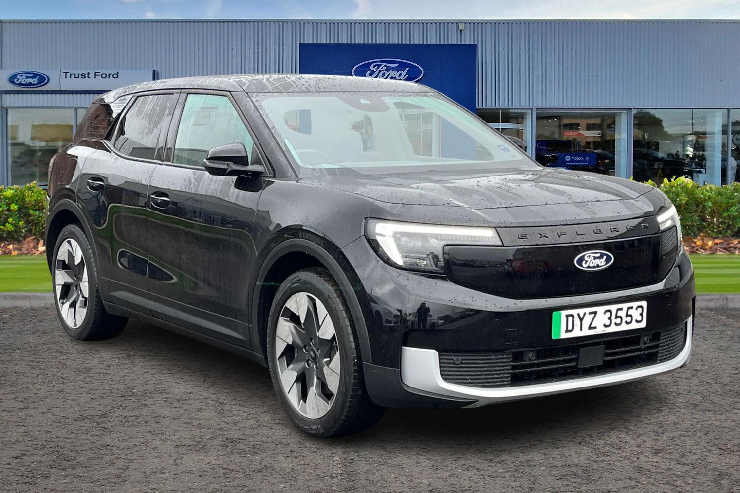 Ford Explorer Photo 0