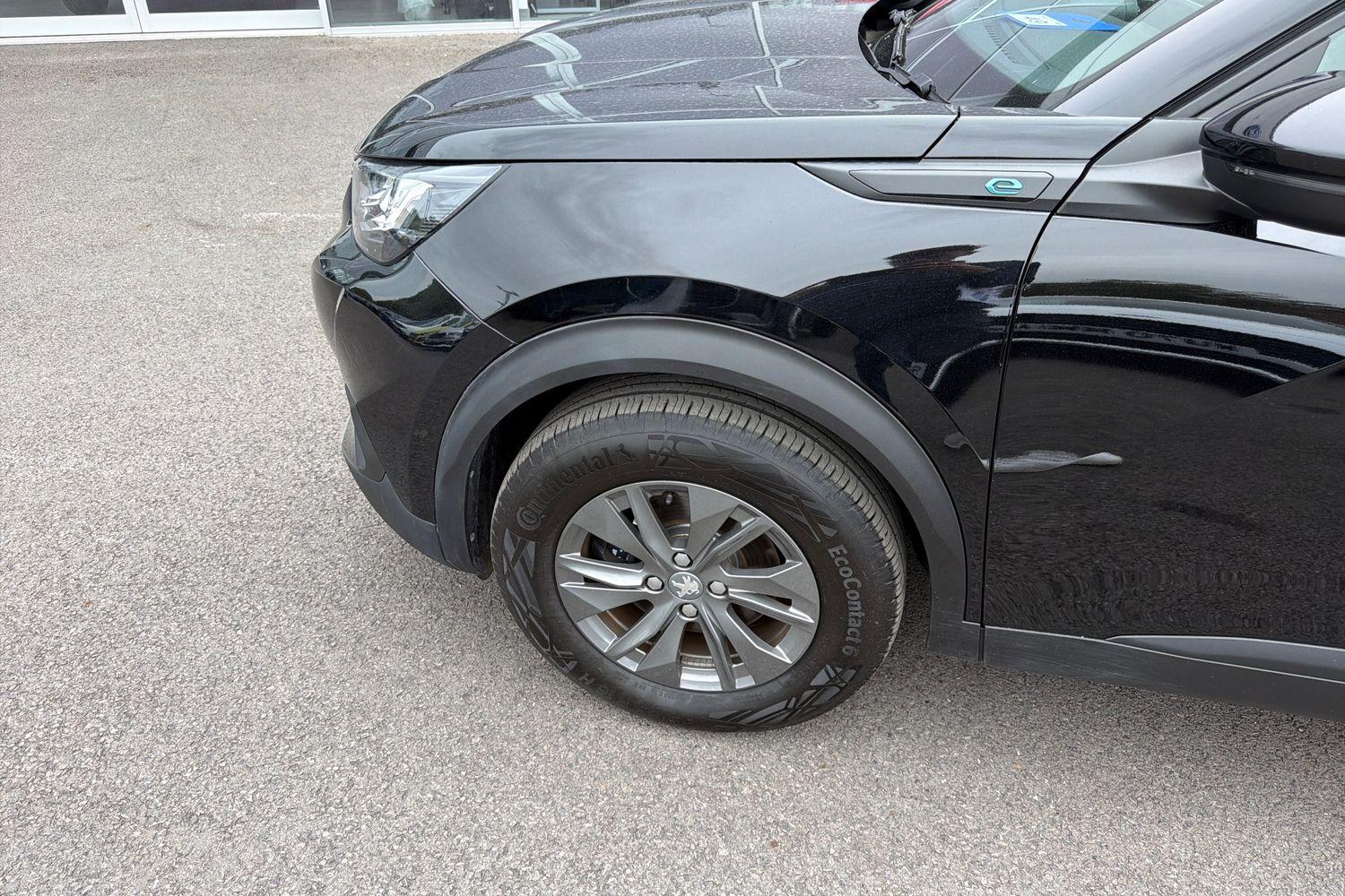 Peugeot E-2008 Photo 36