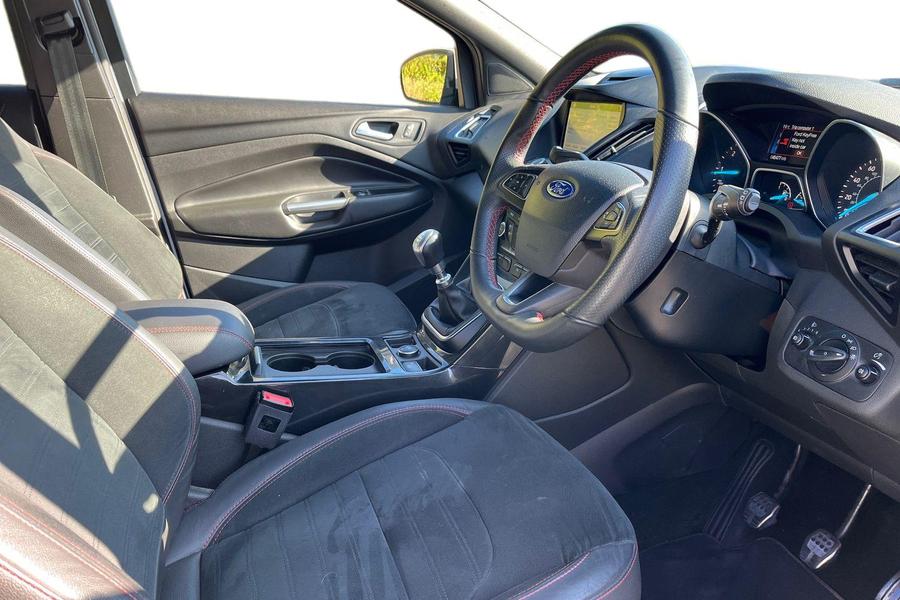 Ford Kuga Photo autoimg-e47d05b101a07479afb8d2a0b8d2e6be89698ab7.jpg