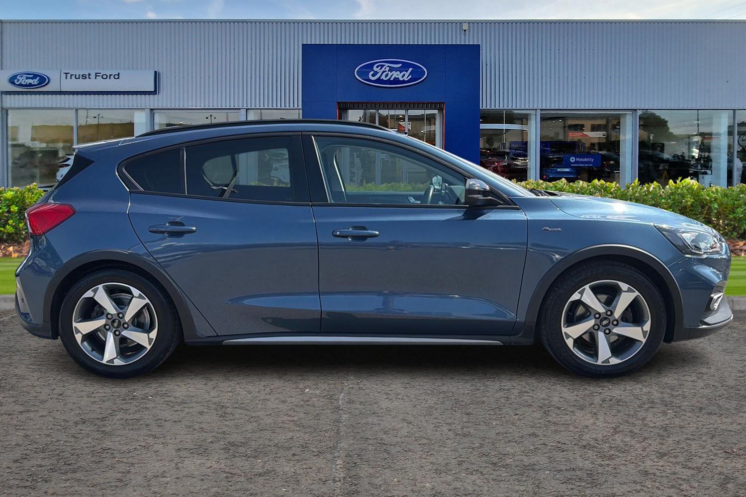 Ford FOCUS Photo 2