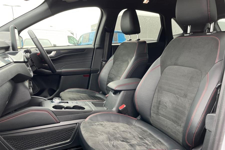 Ford Kuga Photo autoimg-e48335c4bea1429ec60b8e0e01bd5d5ba7687aa0.jpg