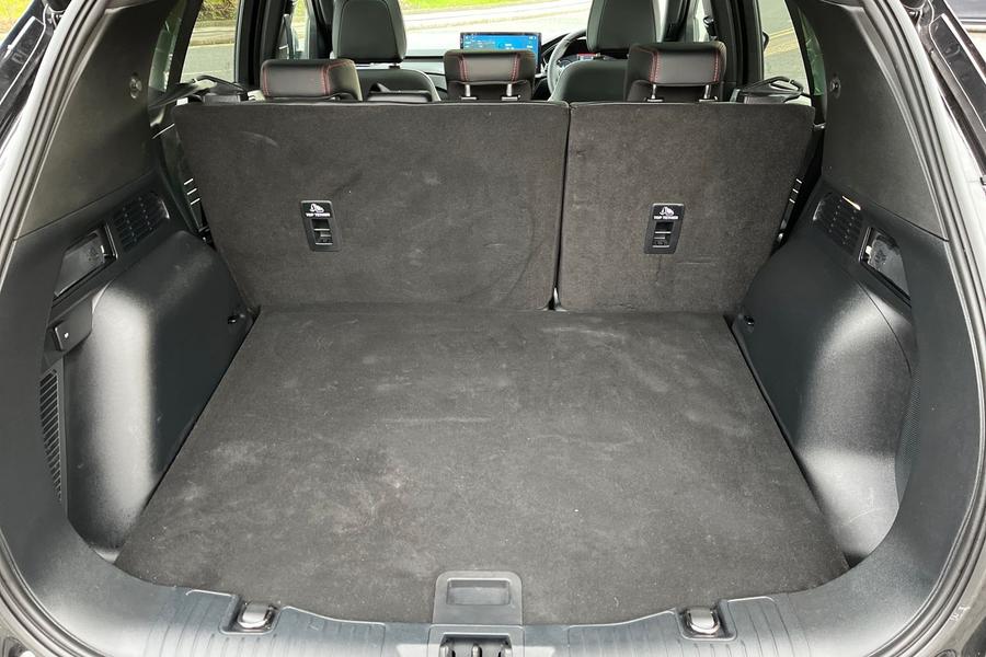 Ford KUGA Photo autoimg-e484ced27d2a24a2d0c2229d054c176fa967355c.jpg