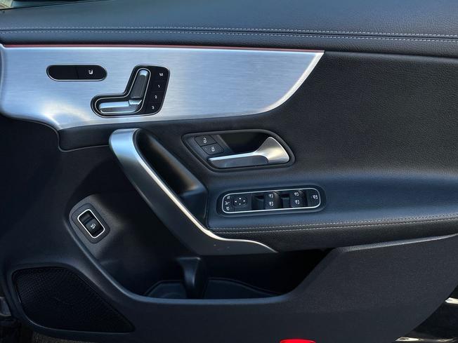MERCEDES-BENZ CLA Photo 29