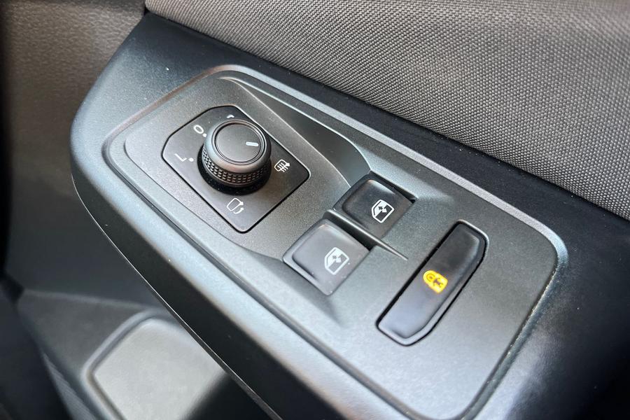 Ford TOURNEO CONNECT Photo autoimg-e48619a6697b5a8163e67b6b0ffbff3531298dbe.jpg