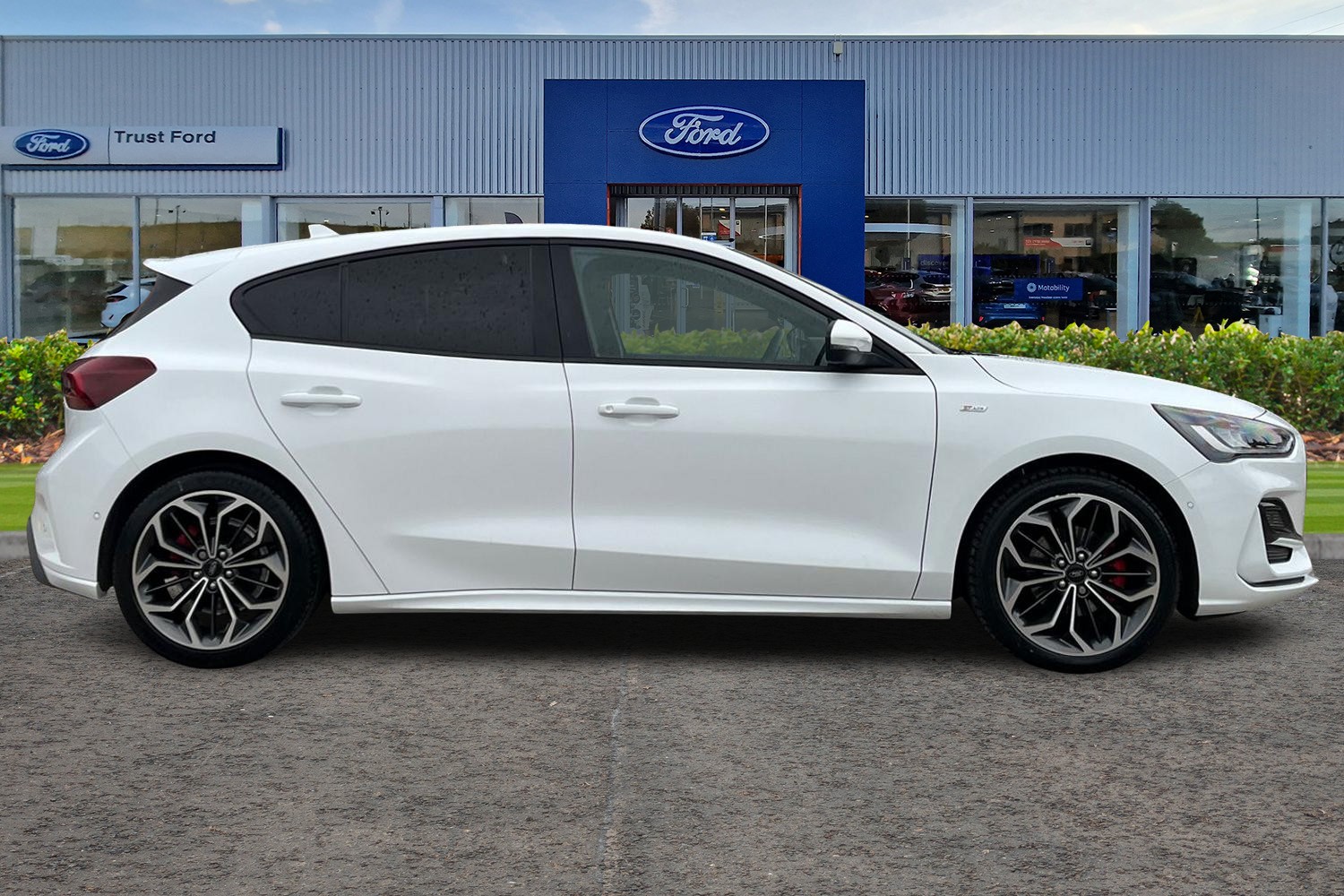 Ford FOCUS Photo 2