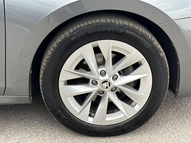 ŠKODA Octavia Photo 25