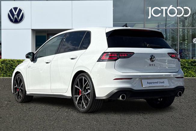 VOLKSWAGEN Golf Photo 3