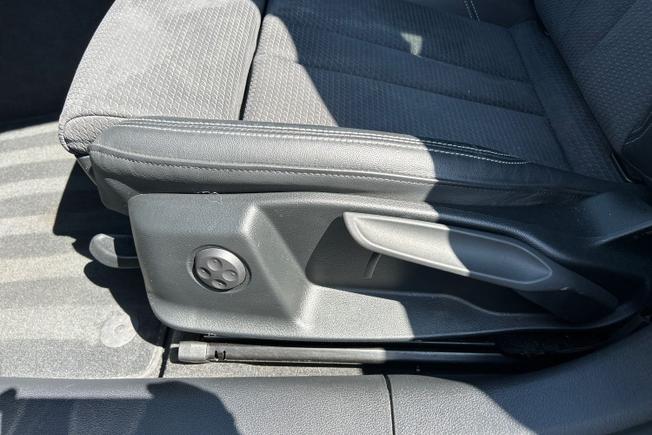AUDI A4 Photo 38