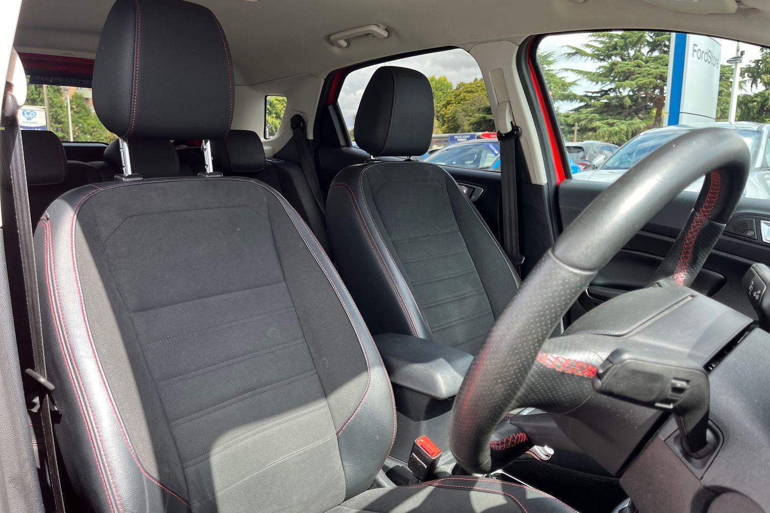 Ford ECOSPORT Photo 16