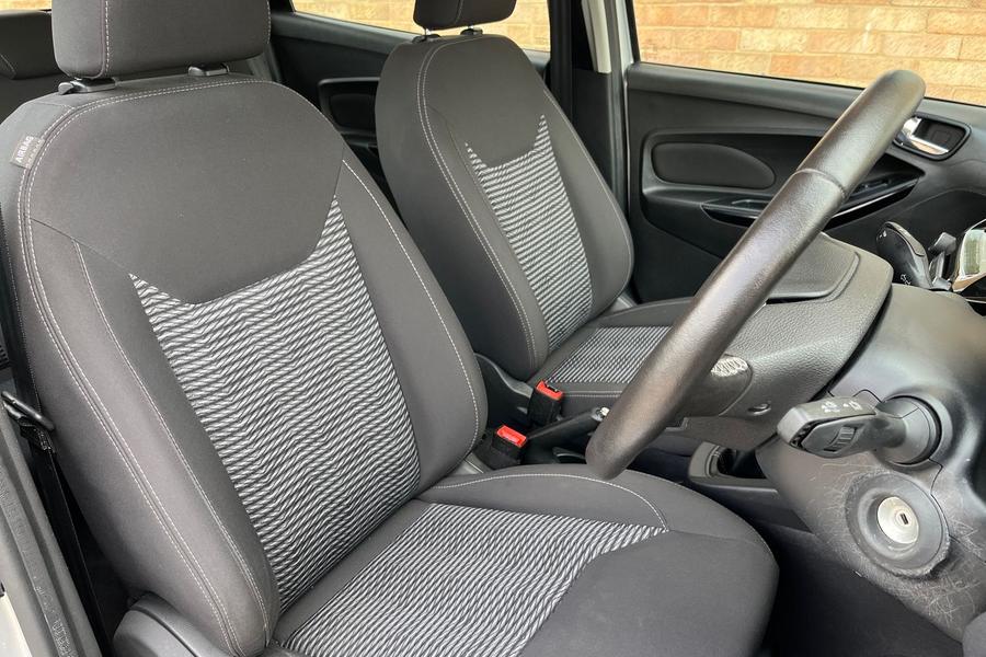 Ford KA+ Photo autoimg-e4955b5cc4b3d62bce3ec343f40bef932bd05f65.jpg