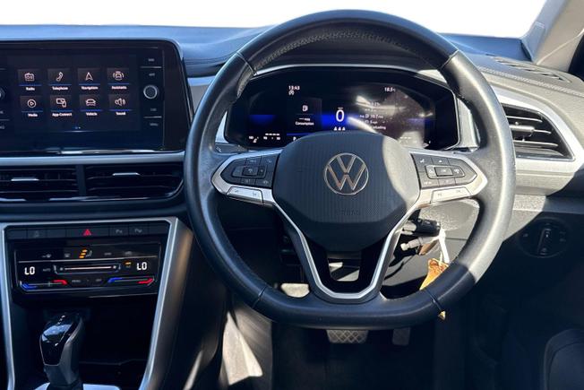 Volkswagen T-Roc Photo 11