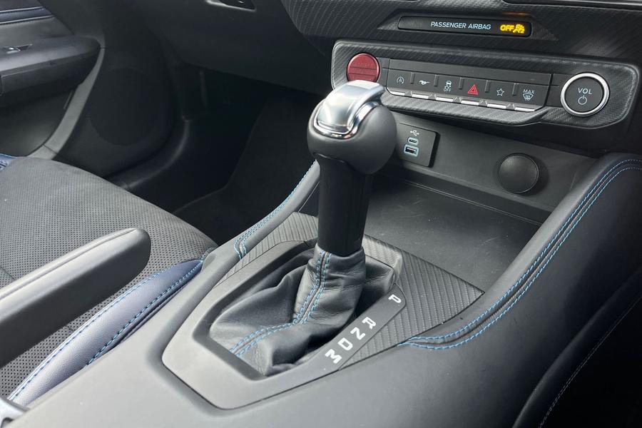 Ford MUSTANG Photo autoimg-e498e1cc77ebdf645577f18492721c88b5b6d382.jpg