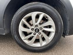 HYUNDAI TUCSON Photo 5