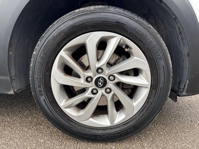 HYUNDAI TUCSON Photo 5
