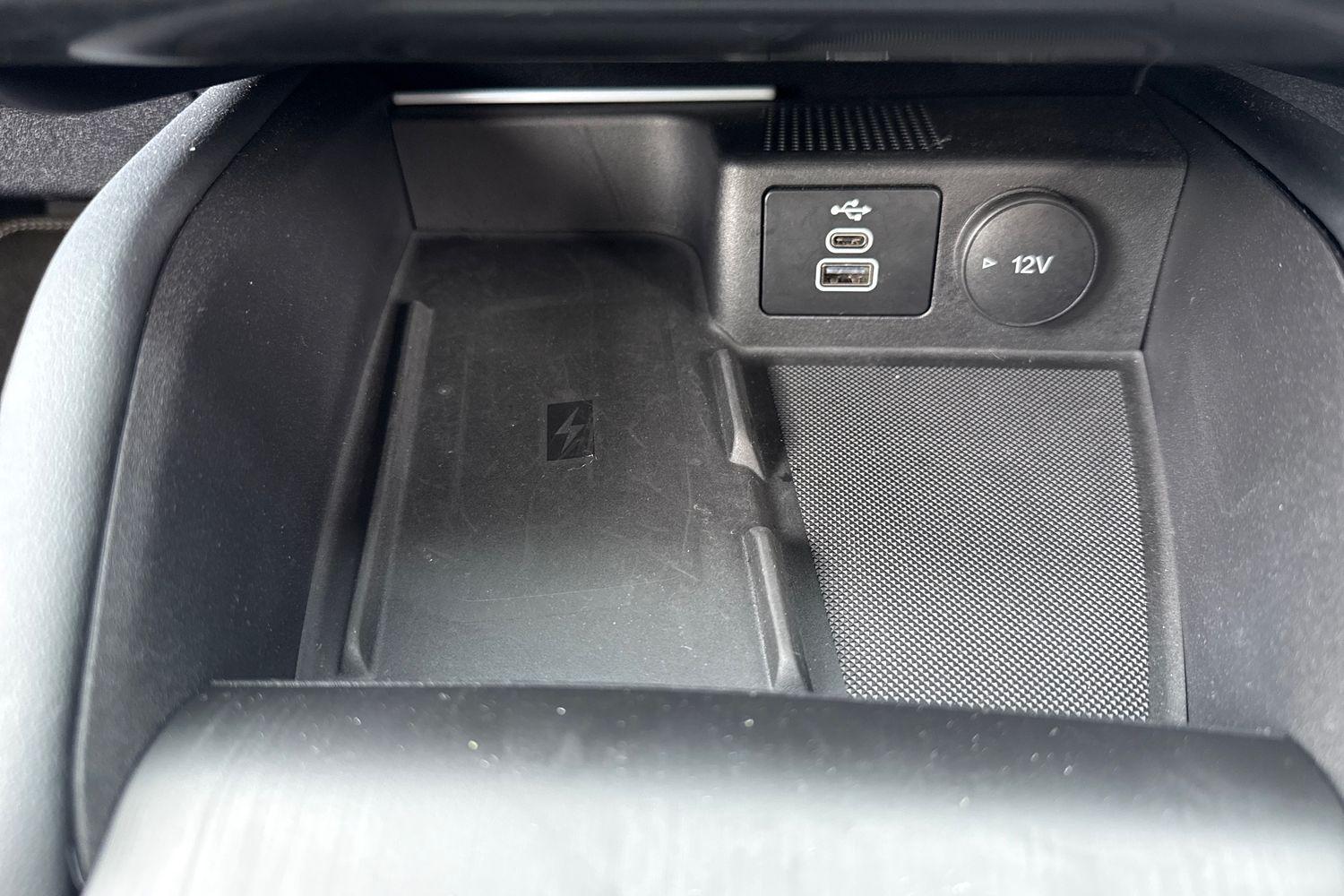 Ford KUGA Photo 31