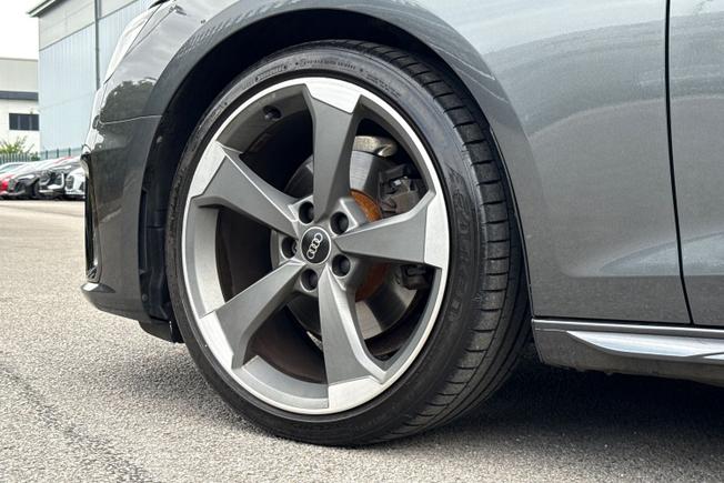AUDI A4 Avant Photo 23