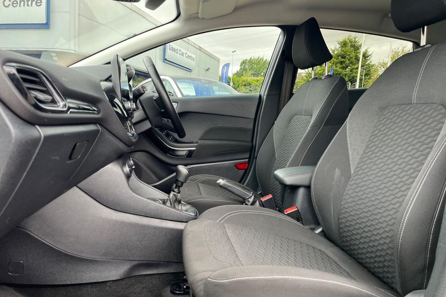 Ford FIESTA Photo autoimg-e49e1cf3b5037836dc018402e286f8a267447d9e.jpg