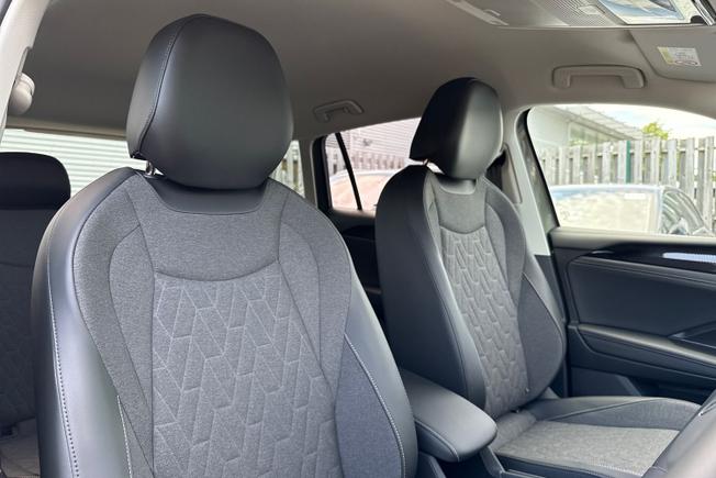 VOLKSWAGEN Tiguan Photo 28