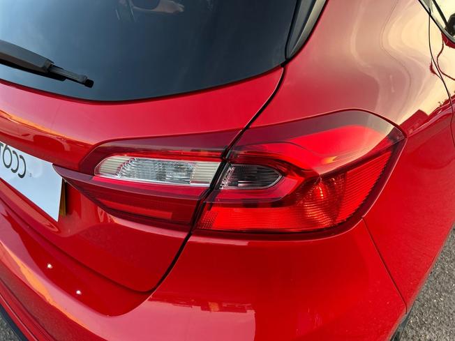 FORD Fiesta Photo 18