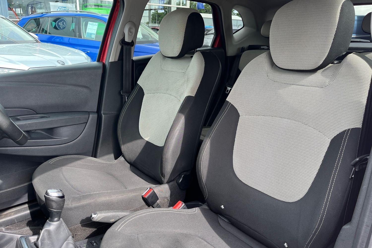 Renault CAPTUR Photo 18