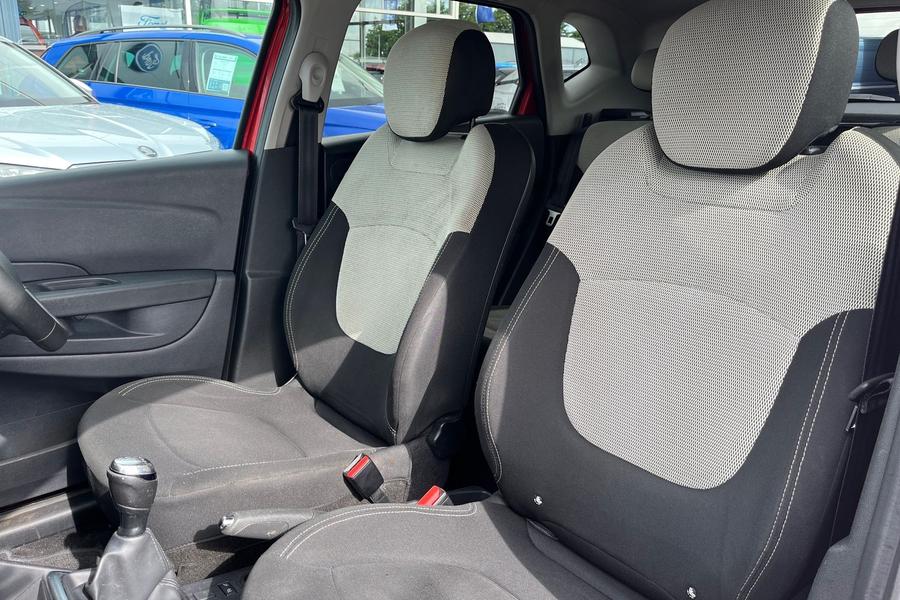 Renault CAPTUR Photo autoimg-e4a560ad1817c45d3a0f41059a20ca906adb71c0.jpg