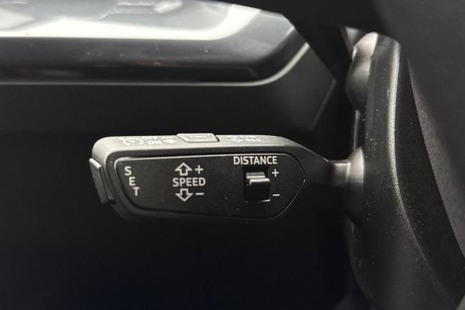 AUDI Q4 e-tron Photo 37