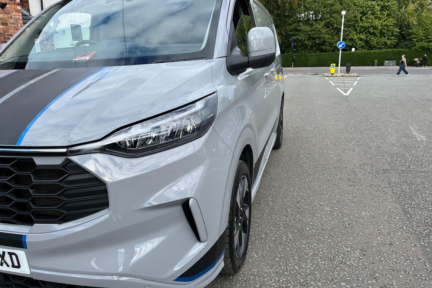 Ford TRANSIT CUSTOM Photo 27