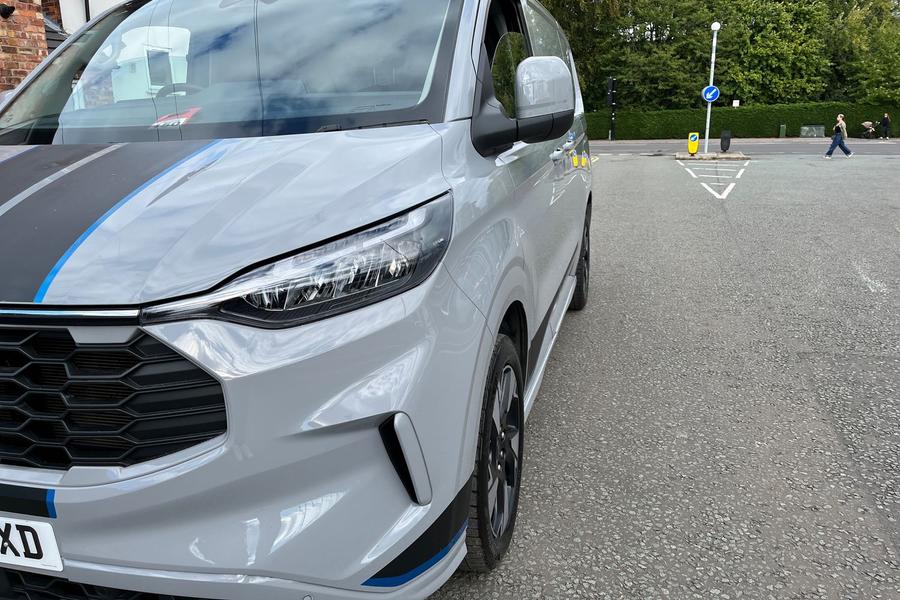 Ford TRANSIT CUSTOM Photo autoimg-e4a7588589ac5f23bbf92ab9041bf5ef0a29a687.jpg