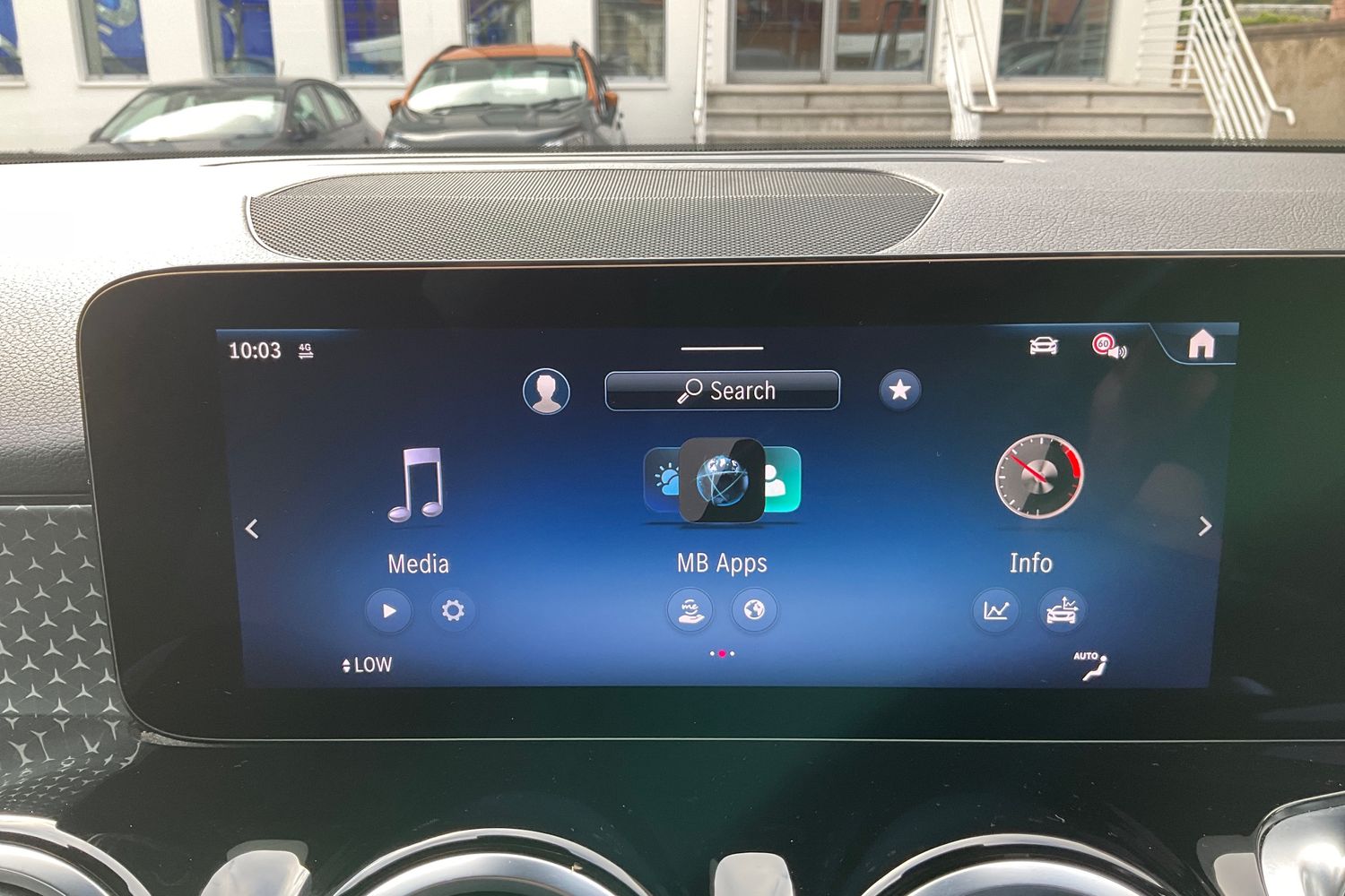 Mercedes-Benz GLB Photo 25