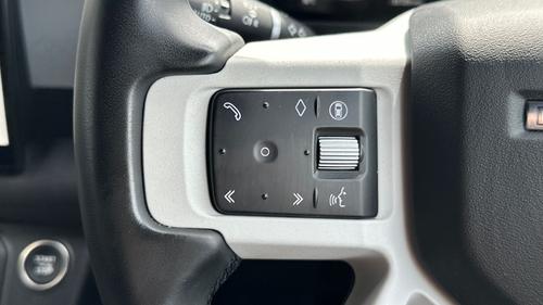 Land Rover Defender Photo autoimg-e4ab8d49d362603ad43713f1e3bdf1ff81f10b12.jpg