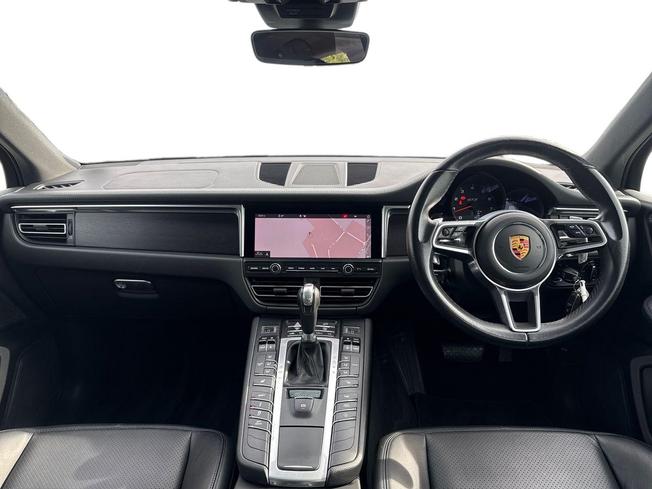 PORSCHE Macan Photo 10