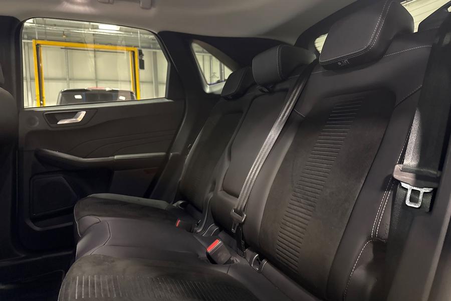 Ford Kuga Photo autoimg-e4af11632806d367f14bfe15713a609a67493e0b.jpg