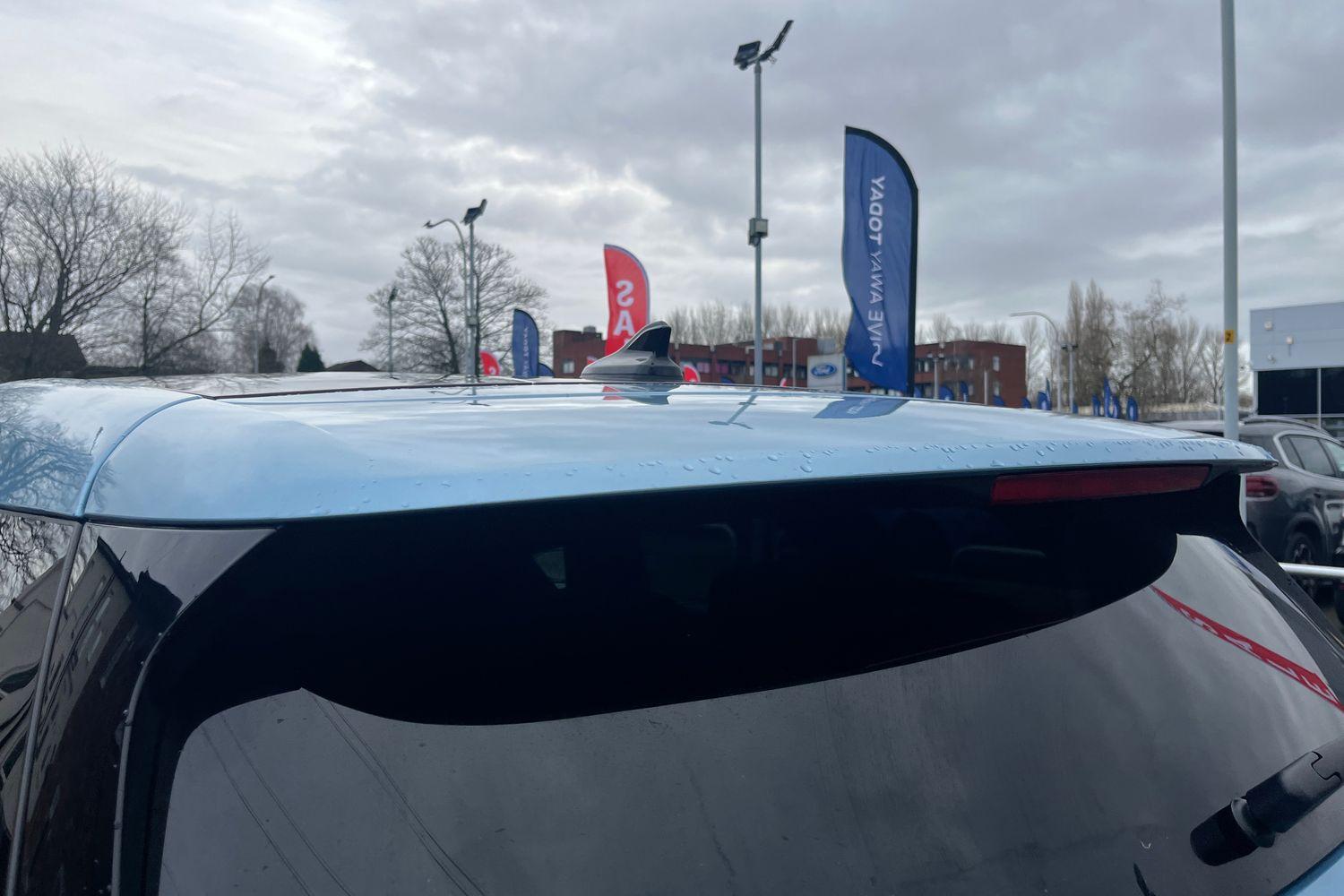 Ford EXPLORER Photo 23
