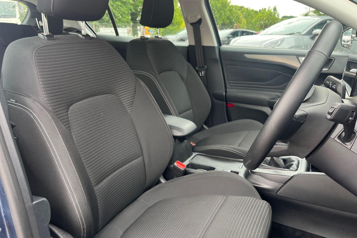 Ford Focus Photo 16