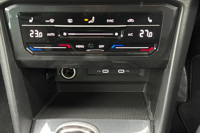 VOLKSWAGEN Tiguan Photo 32