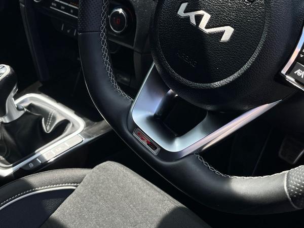 Kia Ceed Photo autoimg-e4c7250a415d611f72c716fbe4b95ba8f1396e5f.jpg